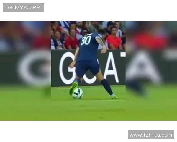 盘点足坛巨星花式过人瞬间展现足球技巧与艺术魅力